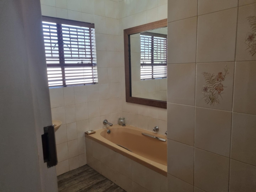3 Bedroom Property for Sale in Meerhof North West